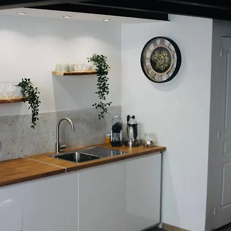 Appartement Duplex Atypique Renove En Plein Centre Du Village Cassis
